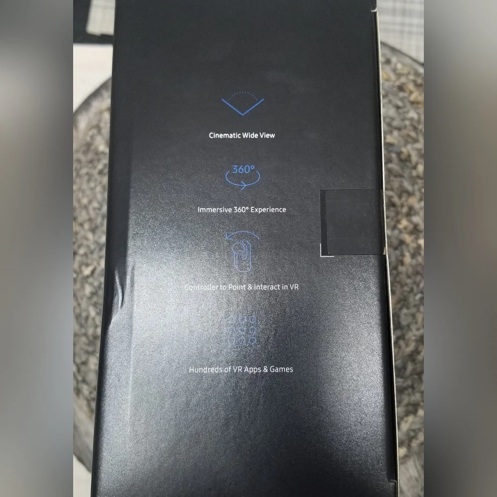 Samsung Gear VR With Controller
